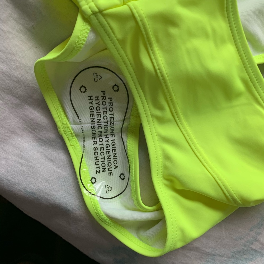 Neon bikini - Picture 4 of 4